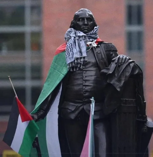 چفیه فلسطینی بر گردن جرج واشنگتن!