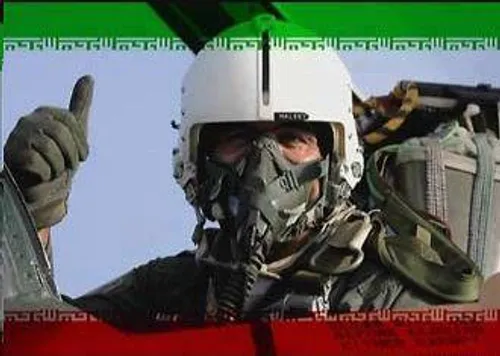 صدام حسین برای تحقیر کردن خلبانان ایرانی در تلویزیون عراق