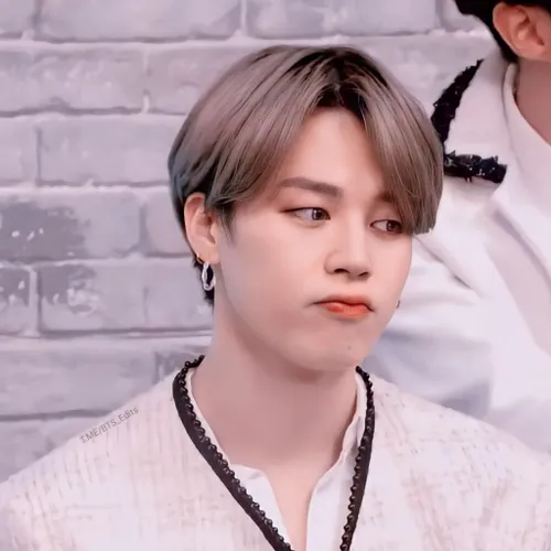 😐نگاه کن تا ۱ساعت....بجاش بیا فالو کن 
 jimin bts