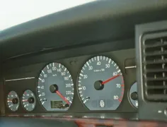 زندگی مثل سرعت ماشین است