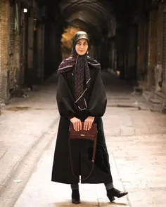 فرزانه خانم یک زن انقلابی تهرانی است