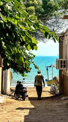 نمایی زیبا از کوچه ای رو به خلیج فارس❤
