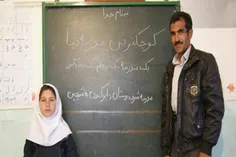 سیاز بابایی معلم روستای دایوکندی در اردبیل برای درس دادن 