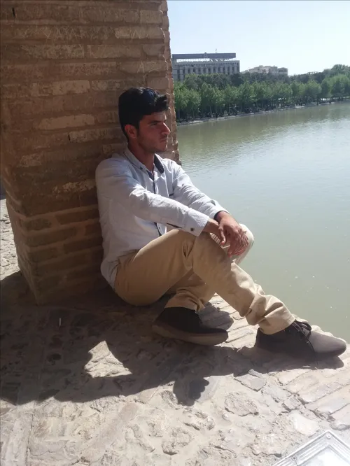 تنهایی اصفهان سی وسه پل