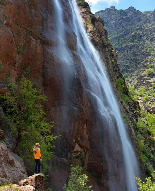 آبشار تاف یا برنجه از زیباترین و بلندترین آبشارهای ایران 