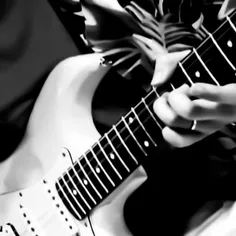 وقتی جلوت از ایو تعریف میکنه توام با اعضا گرم میگیری