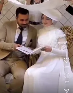 قیافه داماد عالیه😂😂