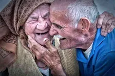 تصویری از یک زوج سالمند در بیمارستان