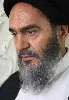 جمشید هاشم پور در نقش امام خمینی (ره)