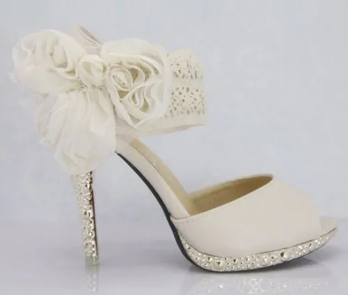 کفش عروس پاشنه بلند