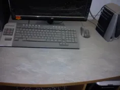 میز کامپيوتر اتاقم