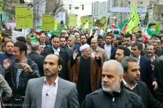 یکی از جلوه های همیشگی 22 بهمن حضور مرحوم رفسنجانی، با لش