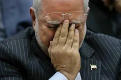 اشک های دکتر ظریف برای فوت پدر معاونش