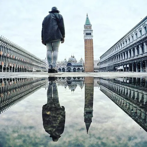 @clemy75 is alone in venice