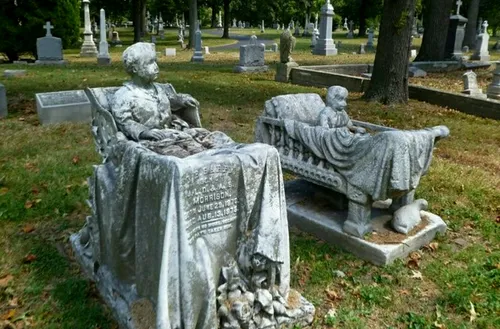 قبرهای عجیب و زیبا