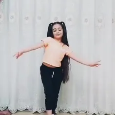 رقص دختربچه 
