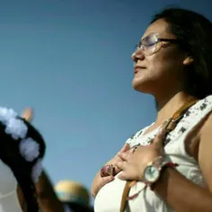 مردم مکزیک روز اول بهار در تئوتیئواکان، مکان باستانی در ن
