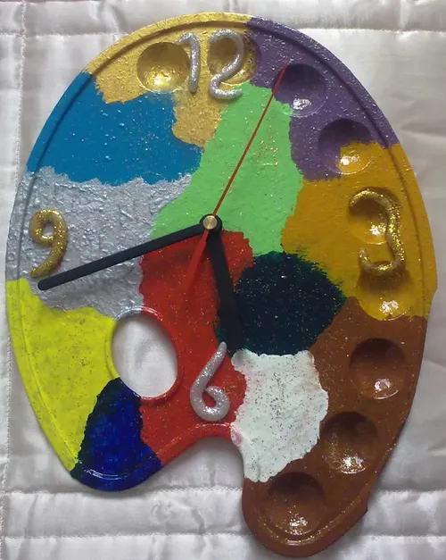 ساعت دیواری ازپالت خراب درست شده بازافرینی نقاشی