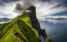 📎  Title: Kallur lighthouse on Kalsoy Island, Faroe Islan