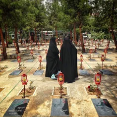 Unknown martyr's graves in Behesht-e Zahra cemetery in #T