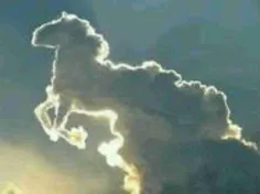 شکل اسب در ابر