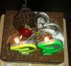 و اینم کیک تولدم .امشب 22 سالم شد