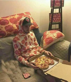 عشق پیتزا ها😂