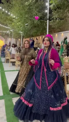 رقص نیلوفر قبادی😍🤍🇹🇷
قشقایی شیراز 
ترک قشقایی 
قیزیم قشقایی 
