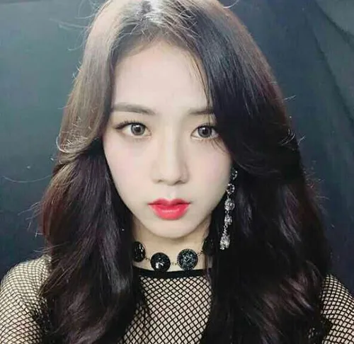 jisoo black pink