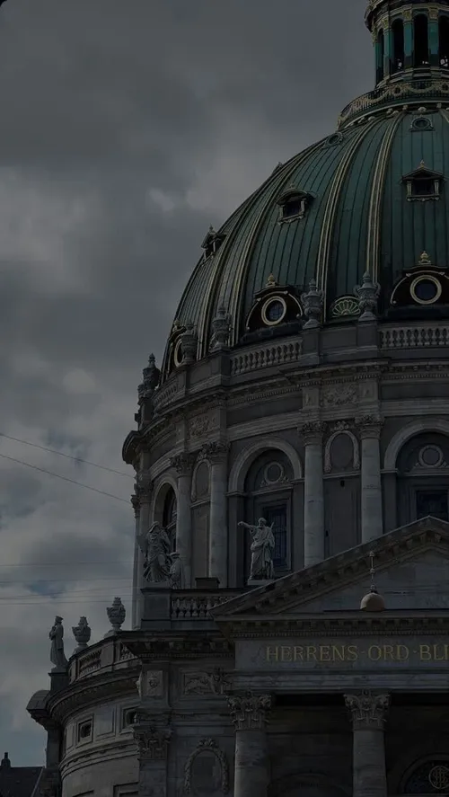 دلت به حال مرده ها نسوزه. نگرانِ زنده ها باش مخصوصا اونای