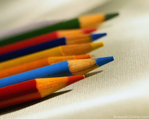 وقتی به جعبه مداد رنگی نگاه می اندازم