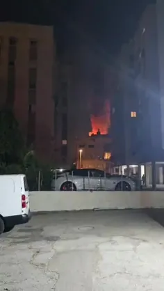 🔺نمایی دیگر از آتش‌سوزی بر اثر برخورد موشک در تل‌آویو