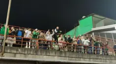 اختصاصی/ سر دادن سرود قهرمانی توسط هواداران حاضر در ورزشگاه پس از برد خیبر مقابل داماش گیلان