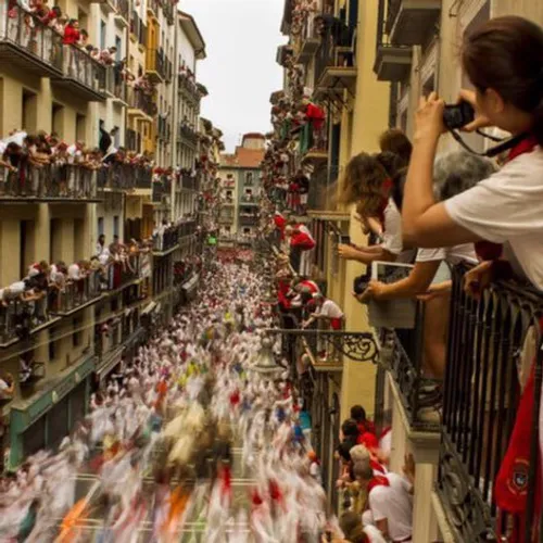 اسپانیا تنها کشوری است که تعداد توریستهای آن از جمعیت خود