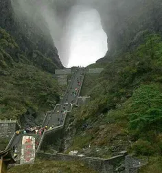 عجیب ترین جاده دنیا در چین معروف به دروازه آسمان