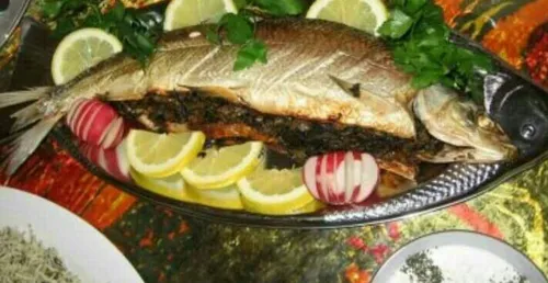 دوقوس ماهی یکی از غذاهای محلی استان بوشهر است.