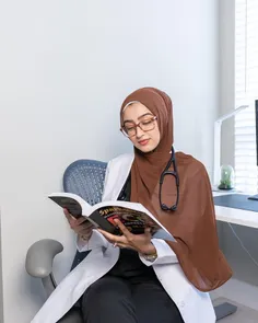 زن مسلمان اهل مطالعه هست