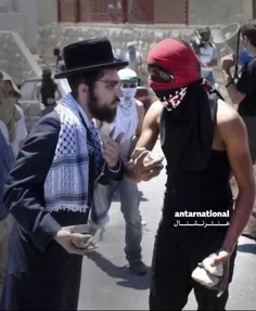 🔴 یک یهودی که داره کمک میکنه به یک فلسطینی، اسمش چیه؟!
