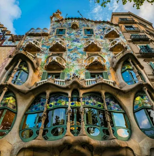 خانه استخوانی در بارسلونا طراحی شده توسط آنتونی گائودی 😱