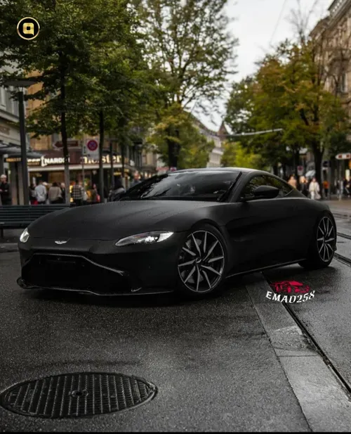 Aston Martin-Vantage