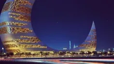 شهربازی زعبل در شهر دبی به صورت یک هلال کامل ساخته شده اس