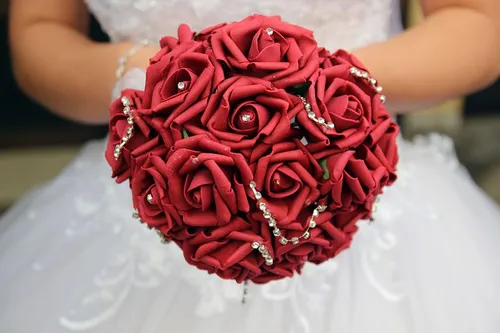 دسته گل عروس رز قرمز