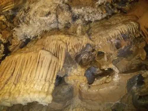 غار علی صدر(همدان)