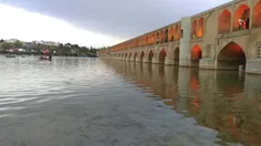 دیروز سی و سه پل اصفهان