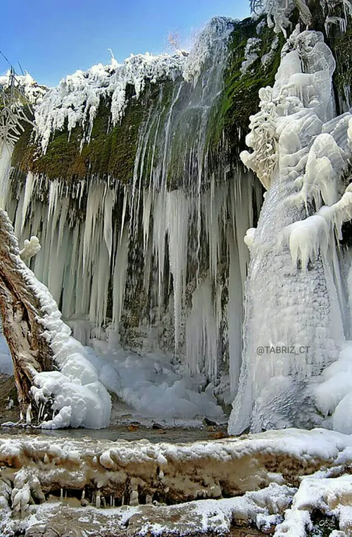 نمایی از آبشار یخ زده آسیاب خرابه جلفا😍