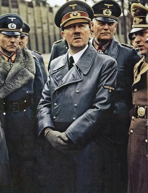 زندگینامه آدولف هیتلر رهبر آلمان ناسیونال سوسیالیستی ( قس