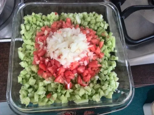 tarafdaraye salad shirazi lik konid??
