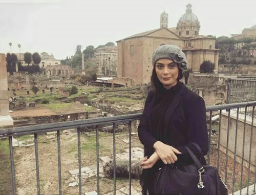 مونا فرجاد در ایتالیا