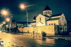 کلیسیای ارامنه در شهر آبادان. و در کنارش مسجد قرار دارد ل