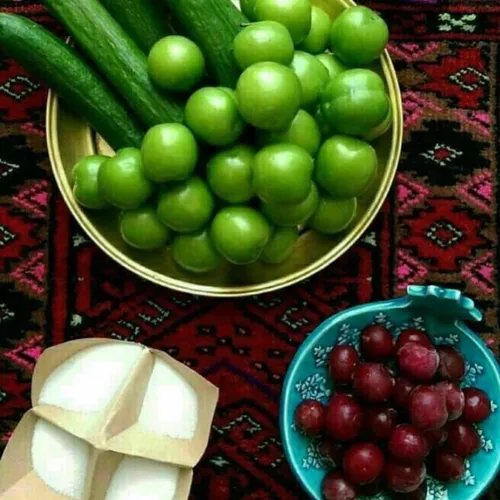 اینقدری که من منتظر اومدن اینام منتظر نیمه ی گمشدم نیستم😣